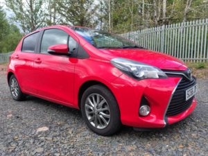 2017 Toyota Yaris 1.3 Dual Vvt-I Icon in Red — image 4