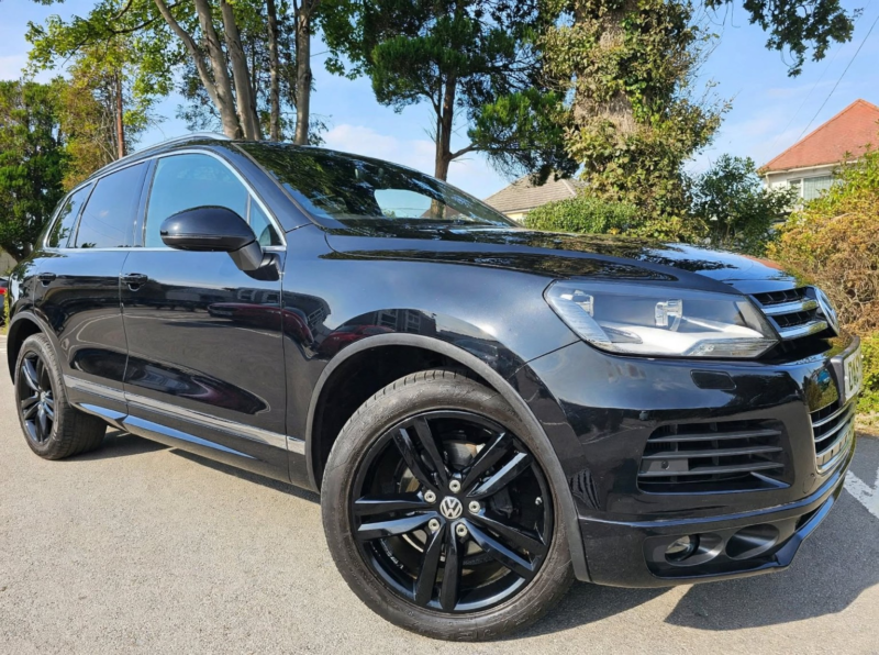 2011 Volkswagen Touareg 3.0 Tdi V6 Bluemotion Tech Altitude in Black — image 1