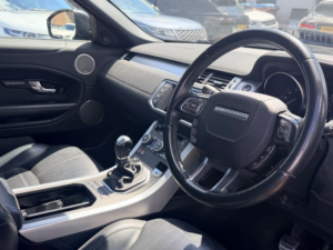 2015 Land Rover Range Rover Evoque Td4 Hse Dynamic Lux in Black — image 3