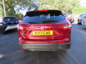 2017 Nissan Qashqai 1.2 Dig-T Tekna Xtron 2WD Euro 6 (s/s) 5dr in Red — image 6