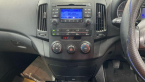 2011 Hyundai I30 1.4 Comfort Euro 5 5dr in Blue — image 4