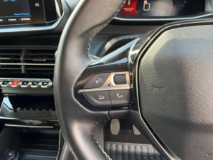 2020 Peugeot 208 1.2 Puretech Allure Euro 6 (s/s) 5dr in Black — image 5