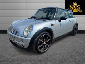 2004 MINI Hatch 1.6 Cooper Hatch in Silver — image 3