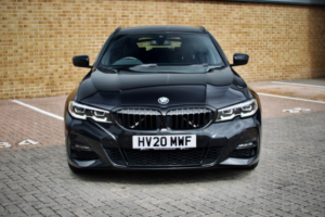 2020 BMW 3 Series 2.0 320d M Sport Touring in Black — image 2