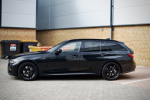 2020 BMW 3 Series 2.0 320d M Sport Touring in Black — image 4