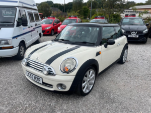 2007 MINI Hatch 1.6 Cooper Steptronic Euro 4 3dr in White — image 3