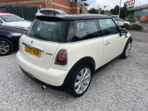 2007 MINI Hatch 1.6 Cooper Steptronic Euro 4 3dr in White — image 6