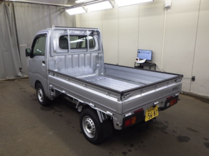 2025 Daihatsu Hijet Truck 4WD in Silver — image 3