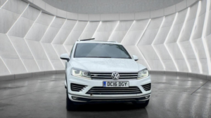 2016 Volkswagen Touareg 3.0 Tdi V6 Bluemotion Tech R-Line Tiptronic 4WD Euro 6 (s/s) 5dr in White — image 3
