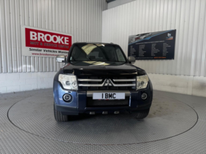 2009 Mitsubishi Shogun 3.2 Di-Dc Diamond Auto 4WD Euro 4 5dr Lwb in Blue — image 4