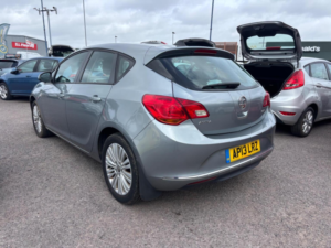 2013 Vauxhall Astra 1.7 Cdti Ecoflex Energy Euro 5 5dr in Grey — image 2