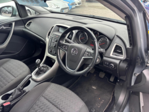 2013 Vauxhall Astra 1.7 Cdti Ecoflex Energy Euro 5 5dr in Grey — image 3