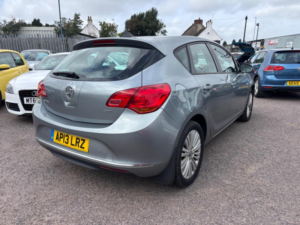 2013 Vauxhall Astra 1.7 Cdti Ecoflex Energy Euro 5 5dr in Grey — image 5