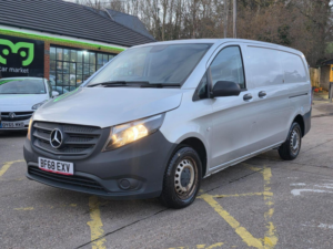 2018 Mercedes-Benz Vito 1.6 111 Cdi Fwd L2 Euro 6 6dr in Silver — image 3
