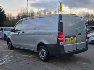 2018 Mercedes-Benz Vito 1.6 111 Cdi Fwd L2 Euro 6 6dr in Silver — image 5