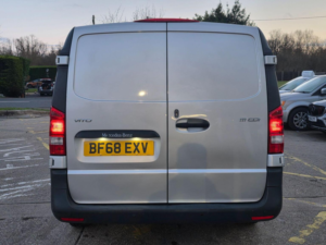 2018 Mercedes-Benz Vito 1.6 111 Cdi Fwd L2 Euro 6 6dr in Silver — image 6