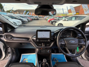2017 Ford Fiesta 1.1 Ti-Vct Zetec Euro 6 (s/s) 3dr in Silver — image 2