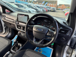 2017 Ford Fiesta 1.1 Ti-Vct Zetec Euro 6 (s/s) 3dr in Silver — image 3