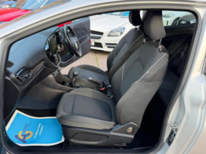 2017 Ford Fiesta 1.1 Ti-Vct Zetec Euro 6 (s/s) 3dr in Silver — image 4