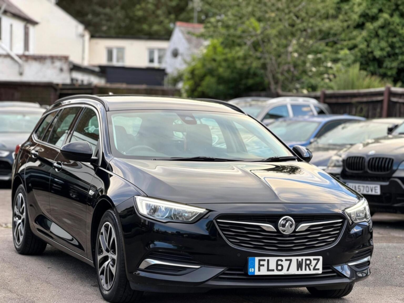 2017 Vauxhall Insignia 1.6 Turbo D Ecotec Blueinjection Design Sports Tourer Euro 6 (s/s) 5dr in Blue — image 1