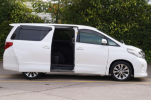 2010 Toyota Alphard 2.4 S 4WD Prime Selection 5dr 7 Seats in White — image 3