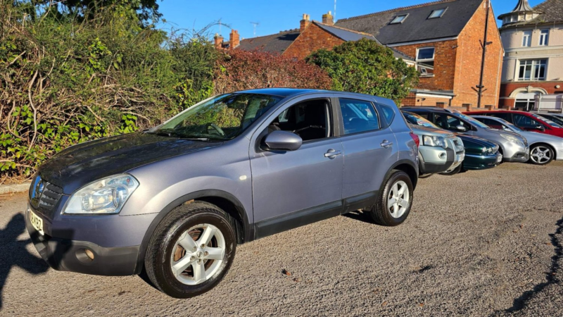 2008 Nissan Qashqai 2.0 Dci Acenta 4WD 5dr in Grey — image 1