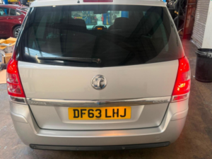 2014 Vauxhall Zafira 1.7 Cdti Ecoflex Design Euro 5 5dr (snav) in Silver — image 6