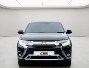 2020 Mitsubishi Outlander 2.4h Twinmotor 13.8kwh Design CVT 4WD Euro 6 (s/s) 5dr in Black — image 4