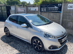 2016 Peugeot 208 1.2 Puretech Allure Premium Euro 6 5dr in Silver — image 2