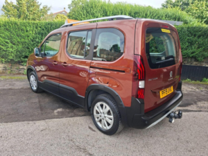 2019 Peugeot Rifter 1.5 Bluehdi Allure Standard MPV Euro 6 5dr in Bronze — image 4