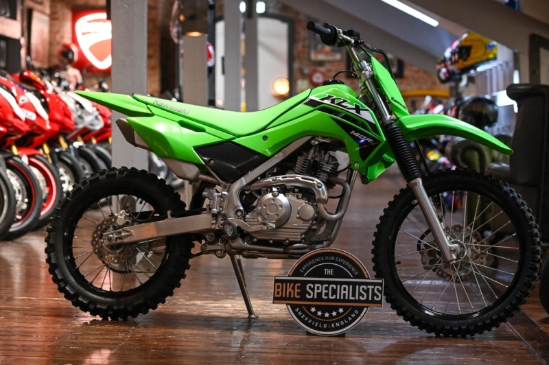 2025 Kawasaki Klx140 *minimal Use - Lovely Condition* in Green — image 1
