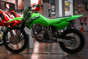 2025 Kawasaki Klx140 *minimal Use - Lovely Condition* in Green — image 3