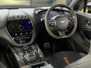 2024 Aston Martin Dbx 4.0 V8 707 in Green — image 3