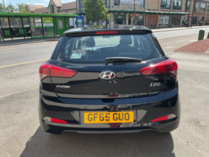 2015 Hyundai I20 1.4 Crdi Se in Black — image 5