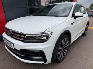 2018 Volkswagen Tiguan 2.0 Tdi R-Line DSG 4motion Euro 6 (s/s) 5dr in White — image 3