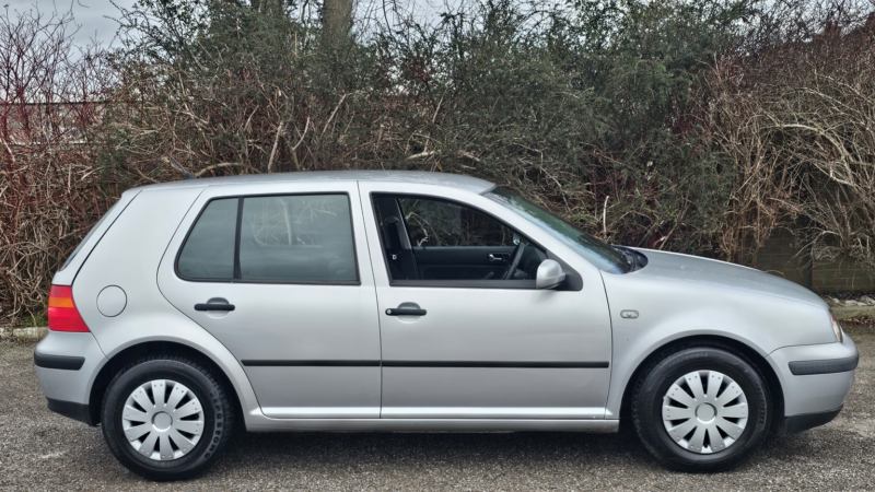 2002 Volkswagen Golf in Silver — image 1