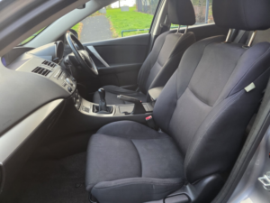 2010 Mazda Mazda3 1.6 Takuya Hatchback 5dr Petrol Manual Euro 5 (105 Ps) in Silver — image 4