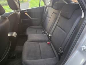 2010 Mazda Mazda3 1.6 Takuya Hatchback 5dr Petrol Manual Euro 5 (105 Ps) in Silver — image 5