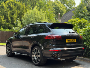 2015 Porsche Cayenne 3.0 Td V6 in Black — image 4