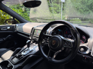 2015 Porsche Cayenne 3.0 Td V6 in Black — image 6