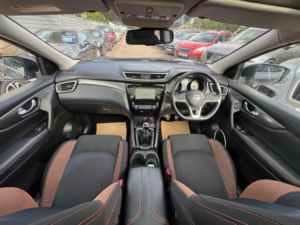 2019 Nissan Qashqai 1.3 Dig-T N-Motion Euro 6 (s/s) 5dr in Grey — image 2
