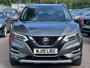 2019 Nissan Qashqai 1.3 Dig-T N-Motion Euro 6 (s/s) 5dr in Grey — image 5