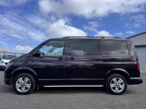 2016 Volkswagen Transporter 2.0 Bitdi T32 Highline DSG Kombi. 6 Seat. Tailgate. Blackberry Metallic. in Purple — image 2