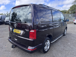 2016 Volkswagen Transporter 2.0 Bitdi T32 Highline DSG Kombi. 6 Seat. Tailgate. Blackberry Metallic. in Purple — image 5
