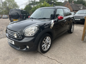 2012 MINI Countryman 2.0 Cooper D Countryman Auto in Black — image 3