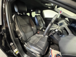 2022 Land Rover Range Rover Evoque 2.0 D200 Mhev R-Dynamic S Auto 4WD Euro 6 (s/s) 5dr in Black — image 3