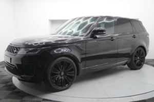 2019 Land Rover Range Rover Sport 3.0 Sd V6 Hse Dynamic Auto 4WD Euro 6 (s/s) 5dr in Black — image 4