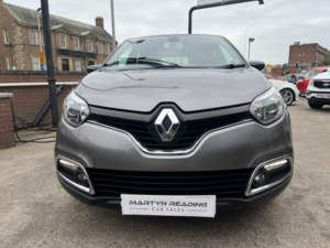 2017 Renault Captur 1.5 Dynamique S Nav Dci 110 in Grey — image 4
