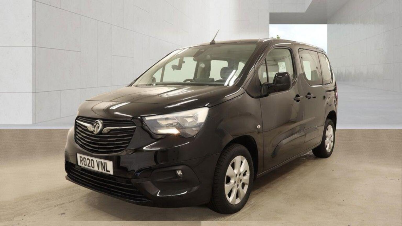 2020 Vauxhall Combo Life 1.5 Turbo D Blueinjection Energy Auto Euro 6 (s/s) 5dr in Black — image 1