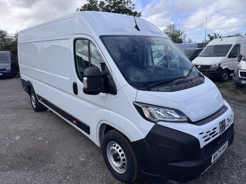 2025 Fiat Ducato 2.2 Ducato Maxi 35 L4h2 Mjet3 140ps Xlwb. Only 11600 Miles in White — image 1